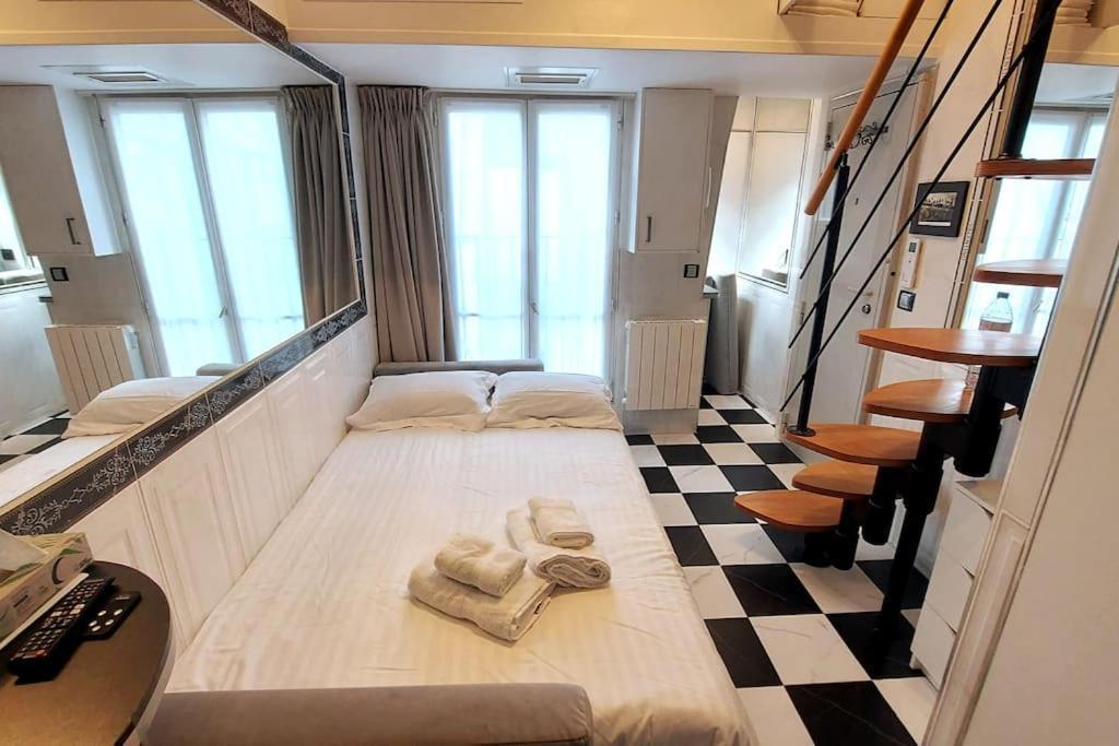 Duplex Notre-Dame De Paris Exterior foto